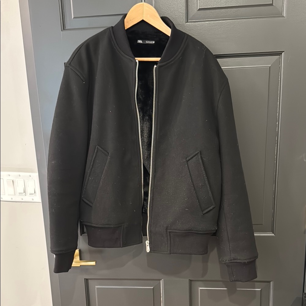 Men’s Zara Black Bomber Jacket with Ribbed Collar and Silver Zipper